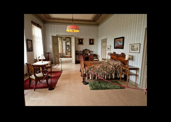 Malmgard Linna Pensión *